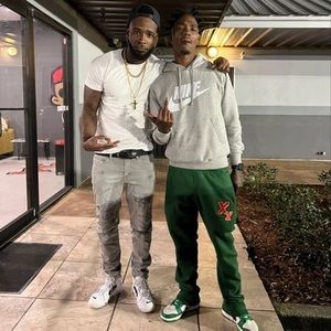 Meet your Posher, Bee